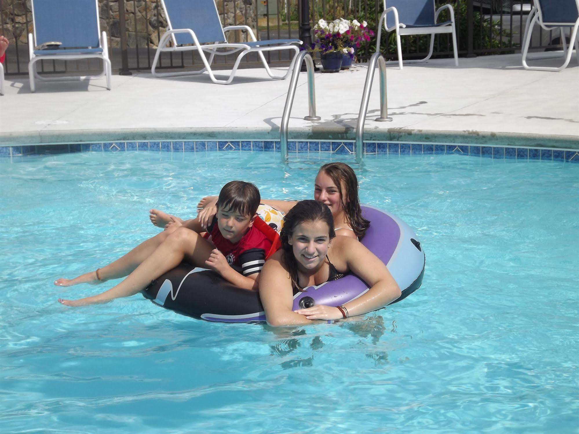 אוגונקוויט Mariner Resort מראה חיצוני תמונה